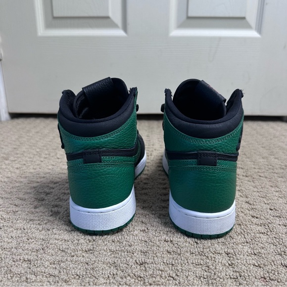 Air Jordan 1 Pine Green - Picture 4 of 6